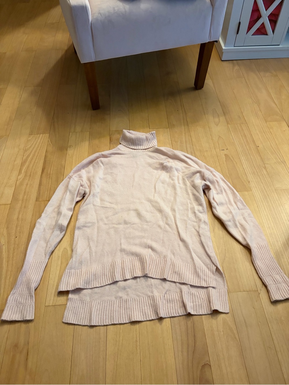 J. Crew Pale Blush Turtleneck Sweater med